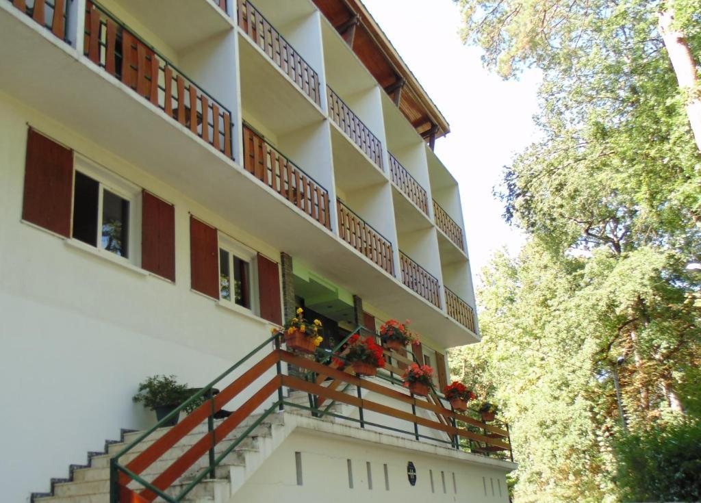 Hotel Robinson Ош Екстер'єр фото